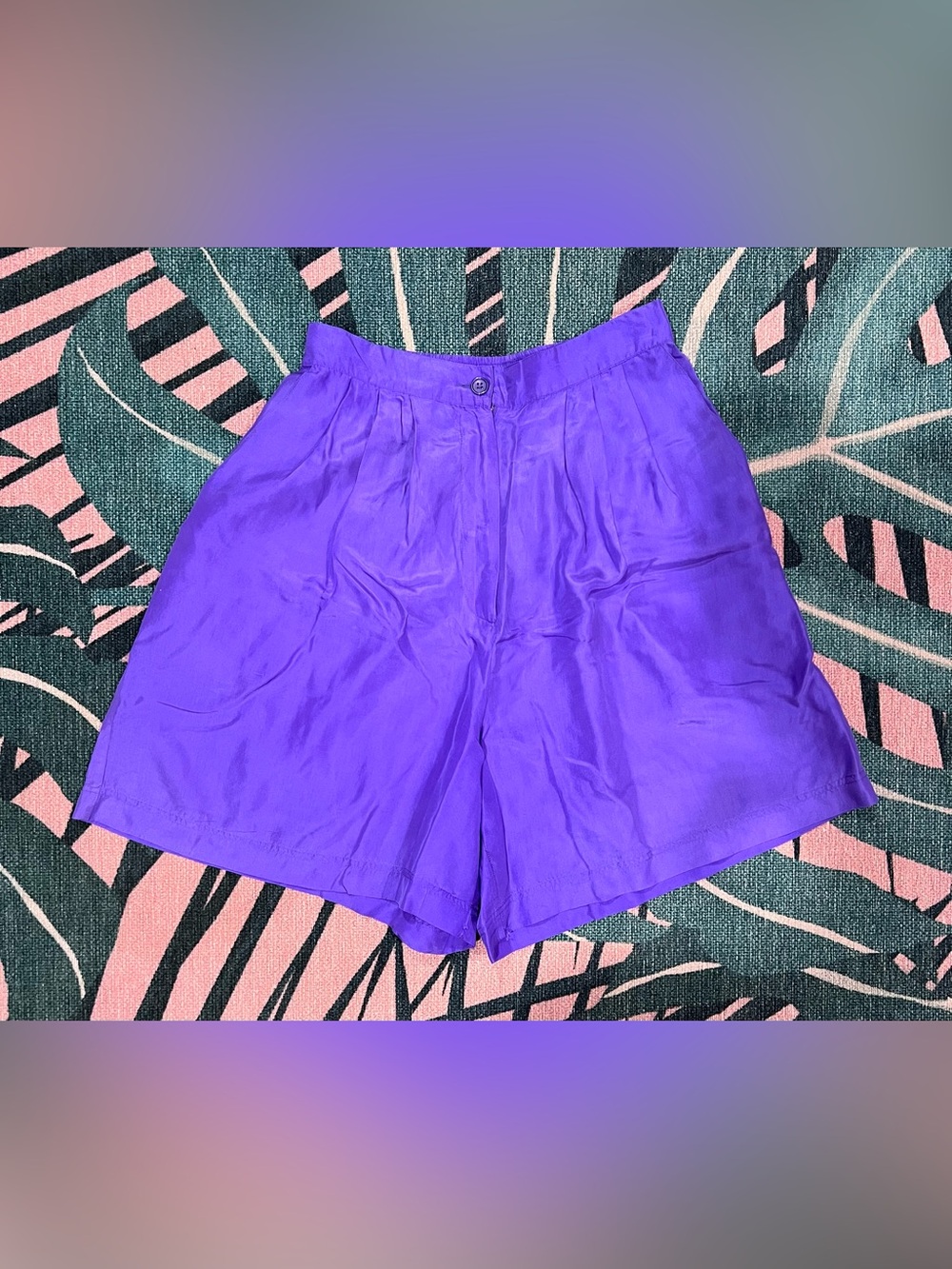 Vintage Max and Diane High Waisted Silk Pleated Pocketed Shorts w Elastic Assist